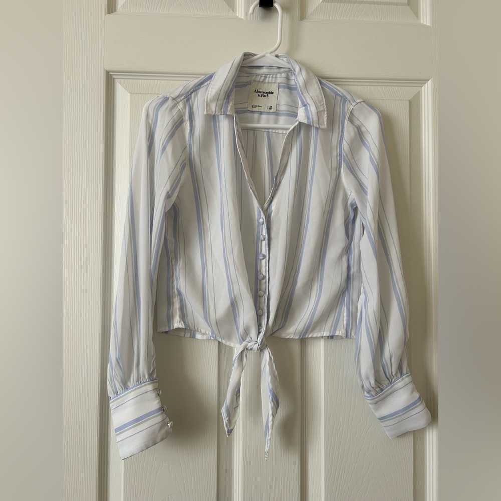 Abercrombie & Fitch White and Blue Tie Front Button Down